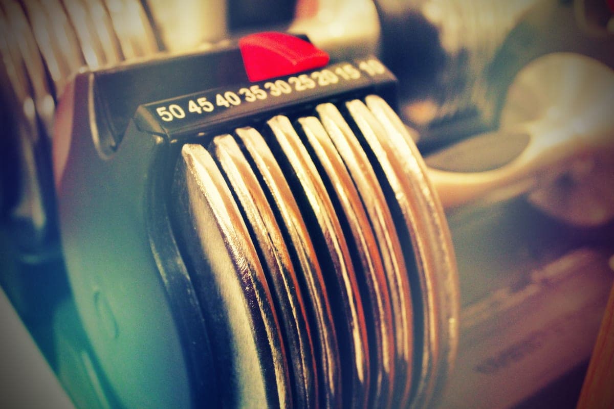 Adjustable vs Fixed Dumbbells: Which for a Small Space?